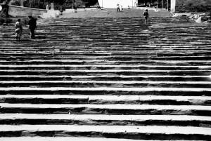 Фотография начала 20-х годов. Хорошо видно состояние прежних ступеней из песчаника Потёмкинской лестницы