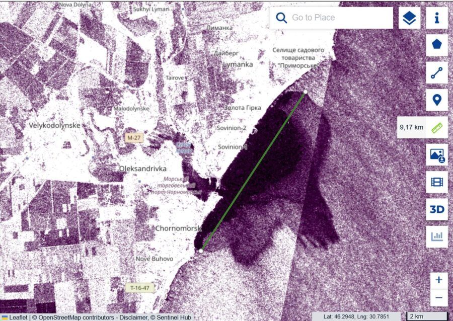 Розлив олії в Чорноморську на радарному знімку Sentinel-1: темна аномалія забруднення моря