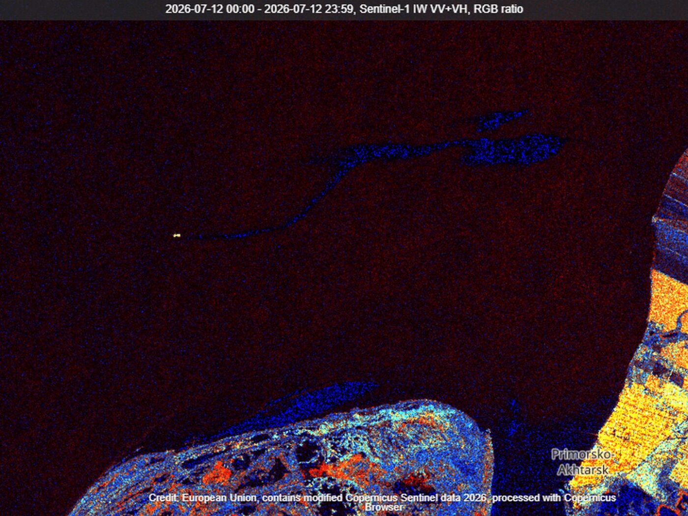 Vessel and confirmed surface oil pollution off Primorsko-Akhtarsk in a close Sentinel-1 image from 12 July 2026